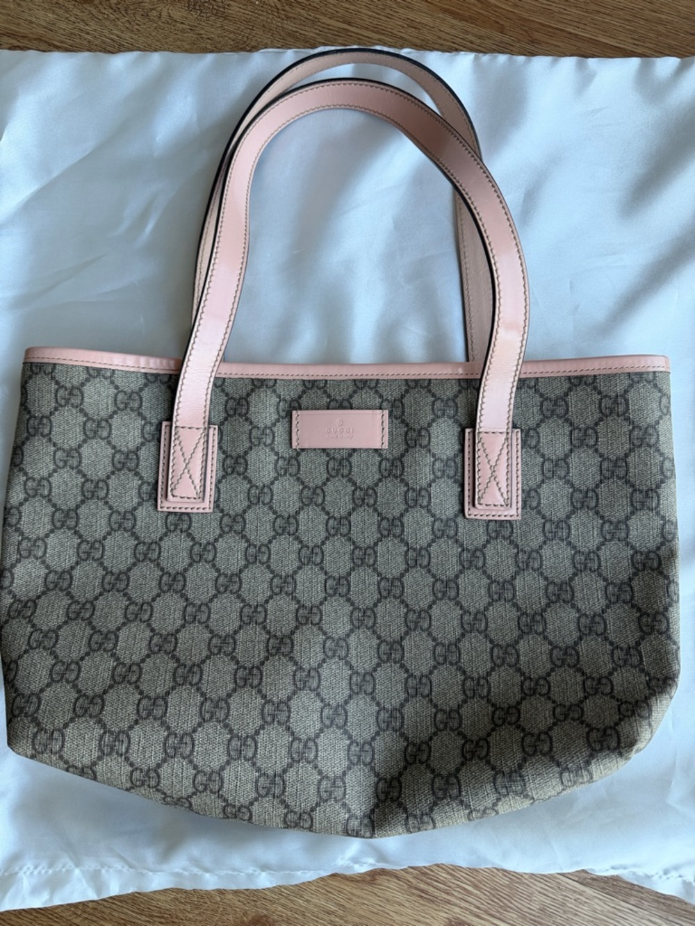Gucci Beige GG Supreme Tote with Pink Leather Trim